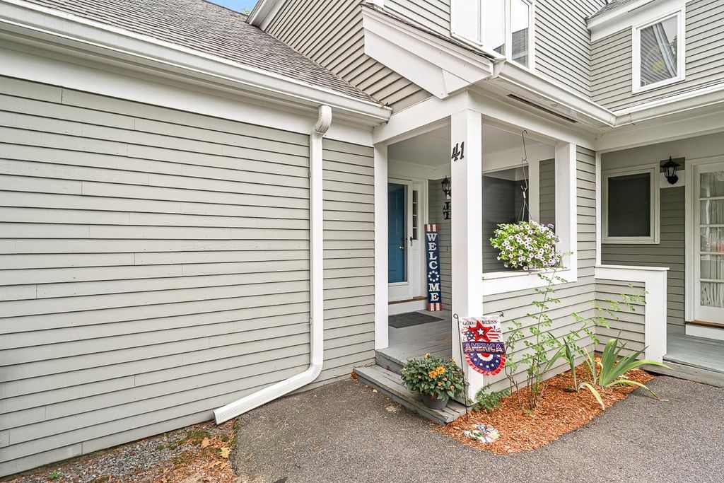 41 Aster Court, Nashua, NH 03062