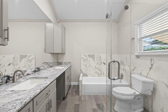 901 Melbourne Street, Houston, TX 77022