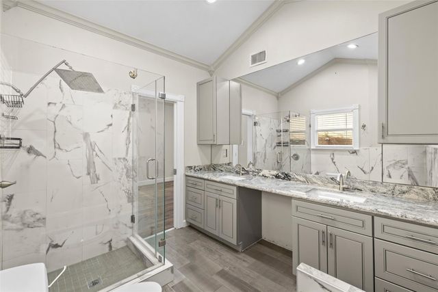 901 Melbourne Street, Houston, TX 77022