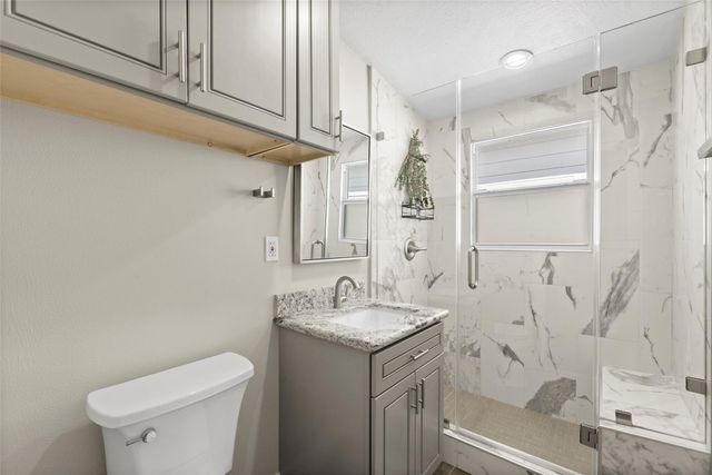 901 Melbourne Street, Houston, TX 77022