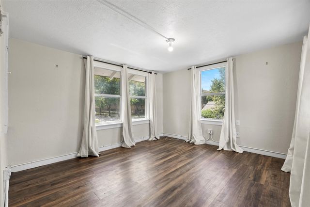 901 Melbourne Street, Houston, TX 77022