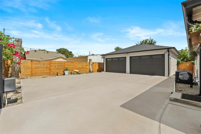 901 Melbourne Street, Houston, TX 77022
