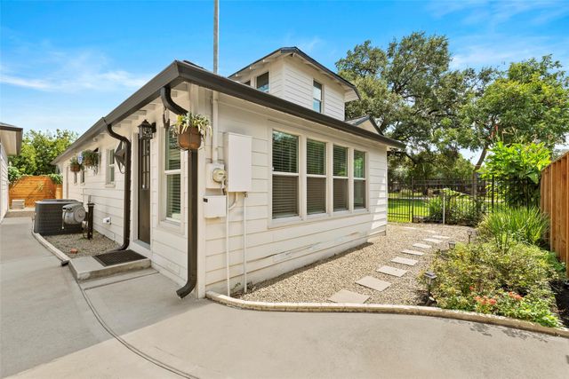 901 Melbourne Street, Houston, TX 77022