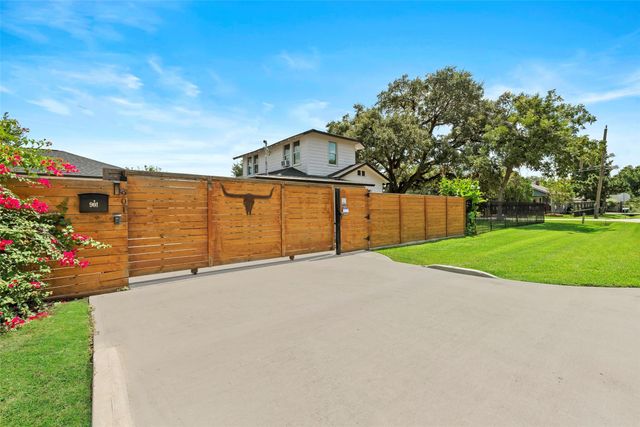 901 Melbourne Street, Houston, TX 77022