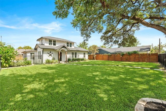 901 Melbourne Street, Houston, TX 77022