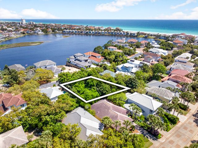 96 Vista Bluffs, Destin, FL 32541