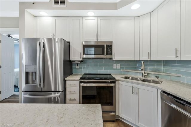 2825 Palm Beach BLVD 316, Fort Myers, FL 33916