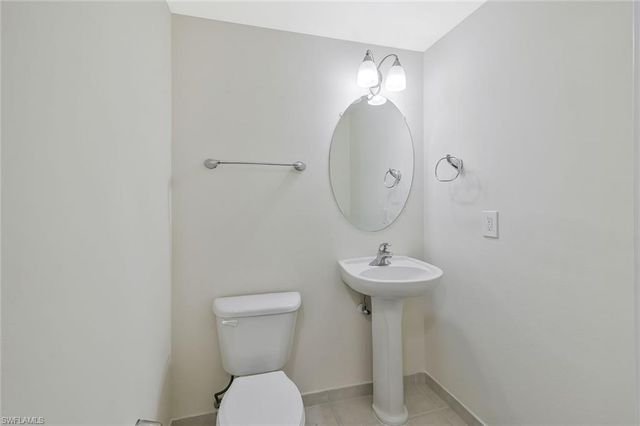 2825 Palm Beach BLVD 316, Fort Myers, FL 33916