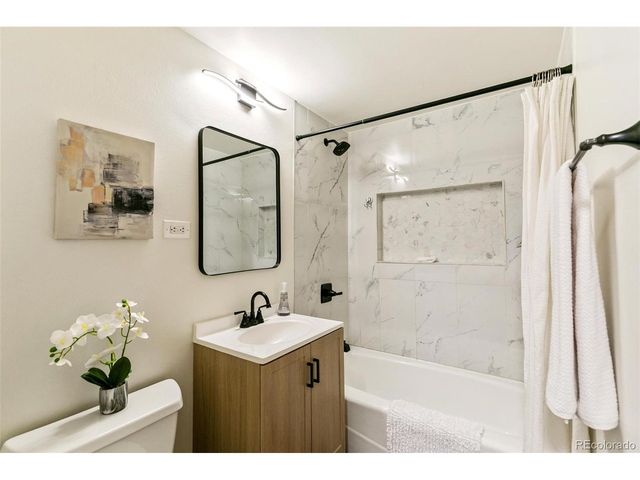 1440 S Bellaire St, Denver, CO 80222