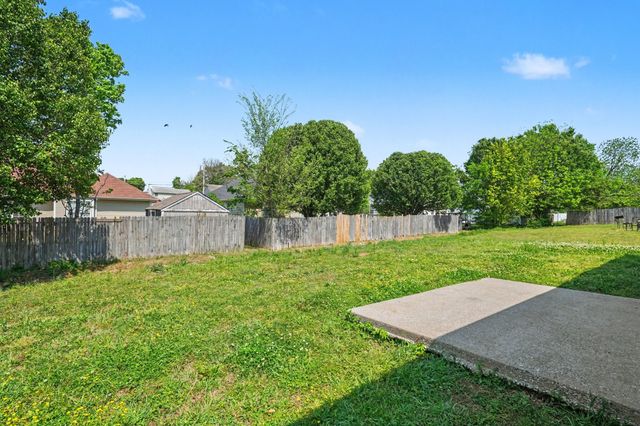 1507 Waxman Dr, La Vergne, TN 37086