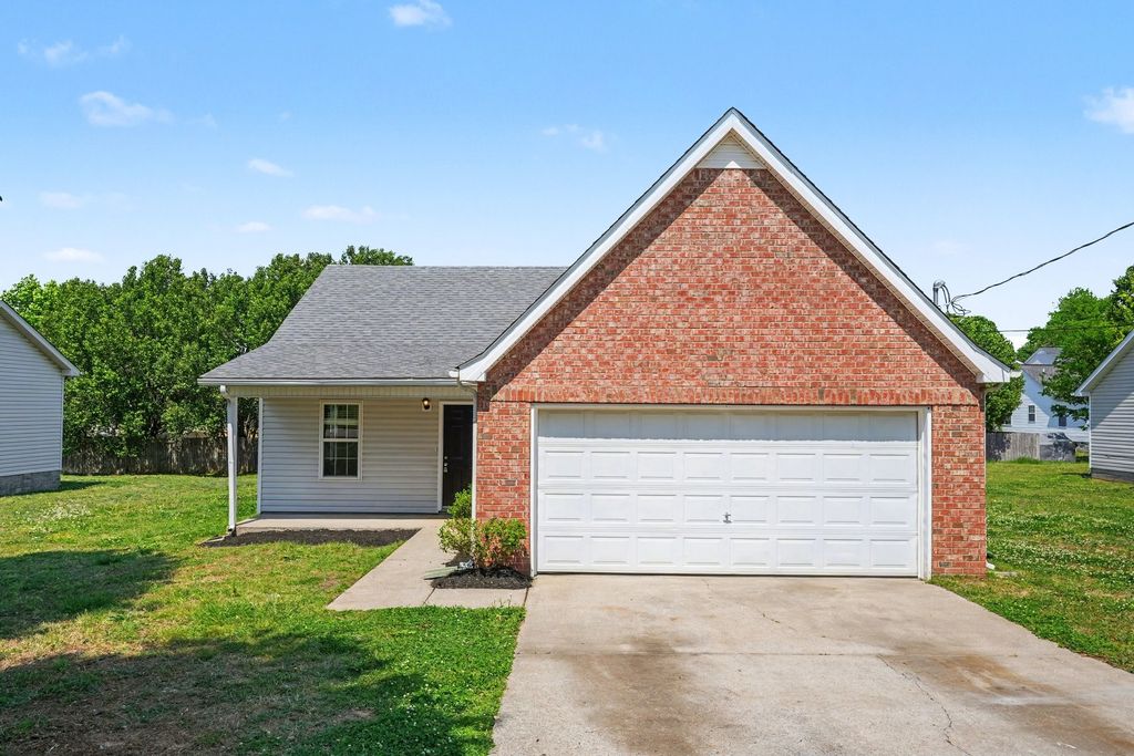 1507 Waxman Dr, La Vergne, TN 37086