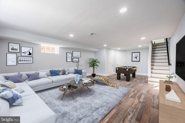 905 E MCPHERSON ST, Philadelphia, PA 19150