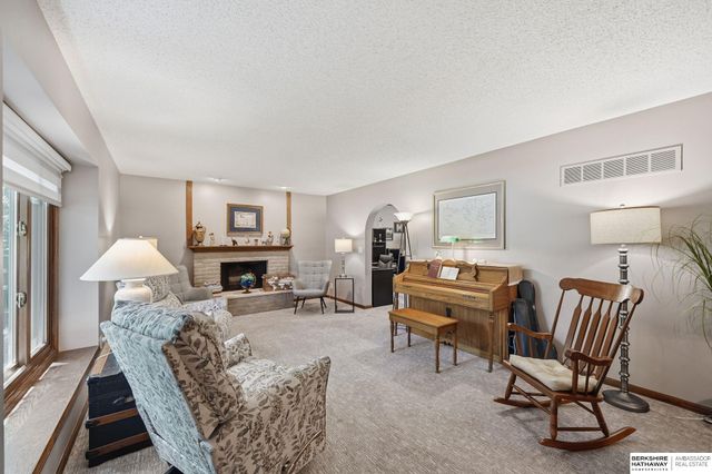 1001 Twin Ridge Road, Lincoln, NE 68510