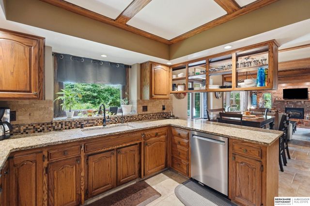 1001 Twin Ridge Road, Lincoln, NE 68510
