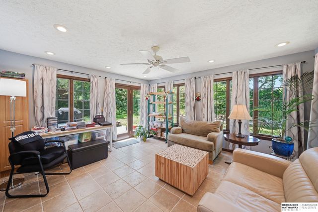 1001 Twin Ridge Road, Lincoln, NE 68510