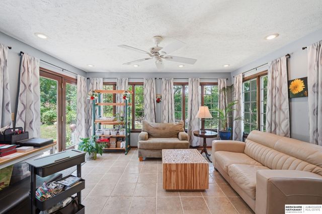 1001 Twin Ridge Road, Lincoln, NE 68510