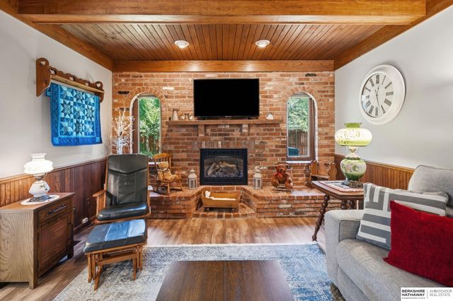 1001 Twin Ridge Road, Lincoln, NE 68510