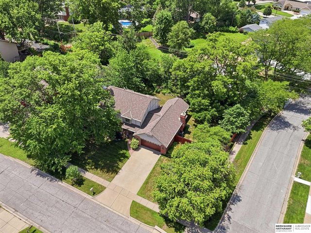 1001 Twin Ridge Road, Lincoln, NE 68510