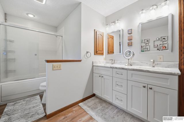 1001 Twin Ridge Road, Lincoln, NE 68510