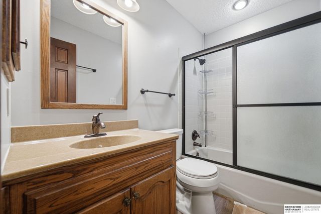 1001 Twin Ridge Road, Lincoln, NE 68510