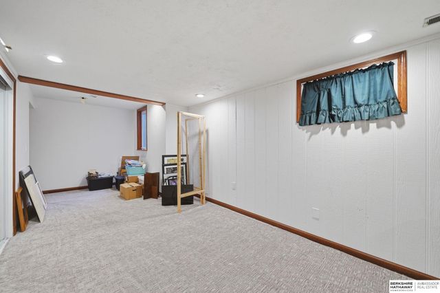 1001 Twin Ridge Road, Lincoln, NE 68510