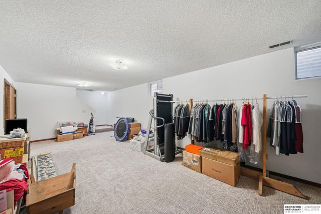 1001 Twin Ridge Road, Lincoln, NE 68510