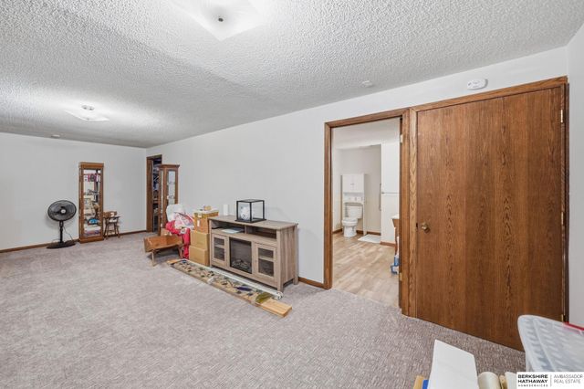 1001 Twin Ridge Road, Lincoln, NE 68510