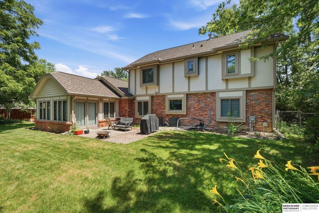 1001 Twin Ridge Road, Lincoln, NE 68510