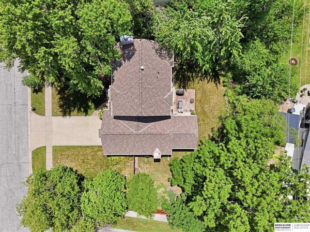 1001 Twin Ridge Road, Lincoln, NE 68510