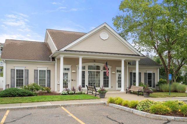 132 Clocktower Drive 113, Waltham, MA 02452
