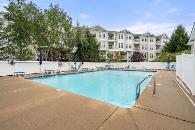 132 Clocktower Drive 113, Waltham, MA 02452