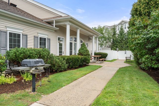 132 Clocktower Drive 113, Waltham, MA 02452