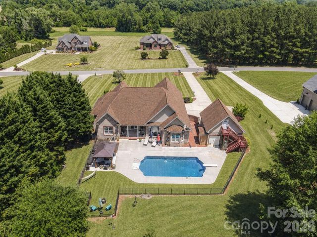 137 Natures Trail, Statesville, NC 28625