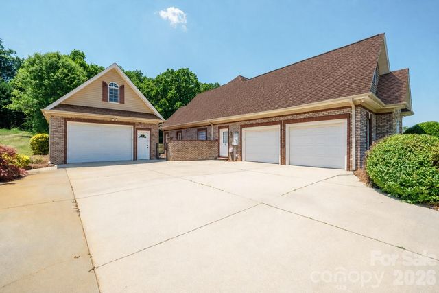 137 Natures Trail, Statesville, NC 28625