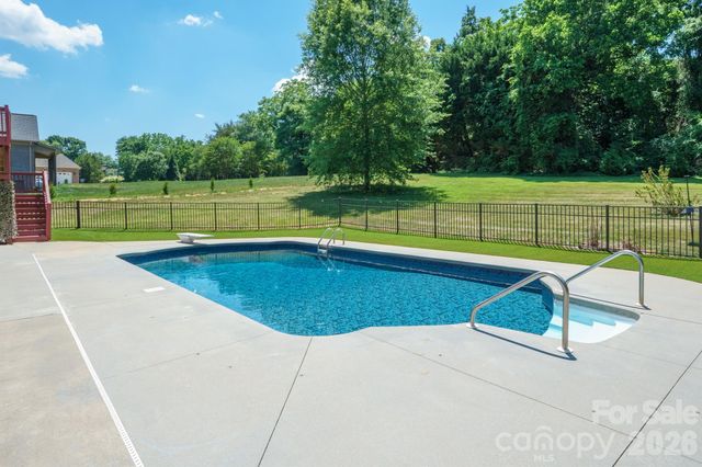 137 Natures Trail, Statesville, NC 28625