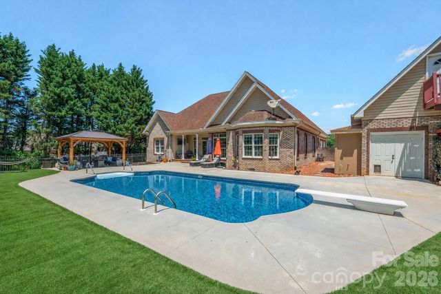 137 Natures Trail, Statesville, NC 28625