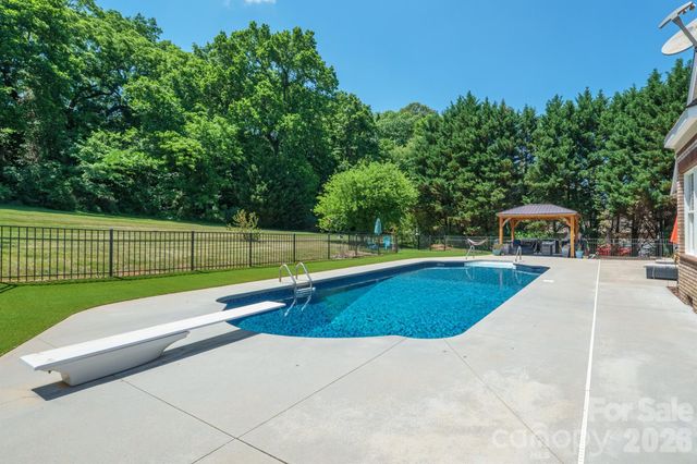 137 Natures Trail, Statesville, NC 28625