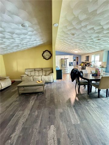 91 Seabiscuit Place, Pawtucket, RI 02861