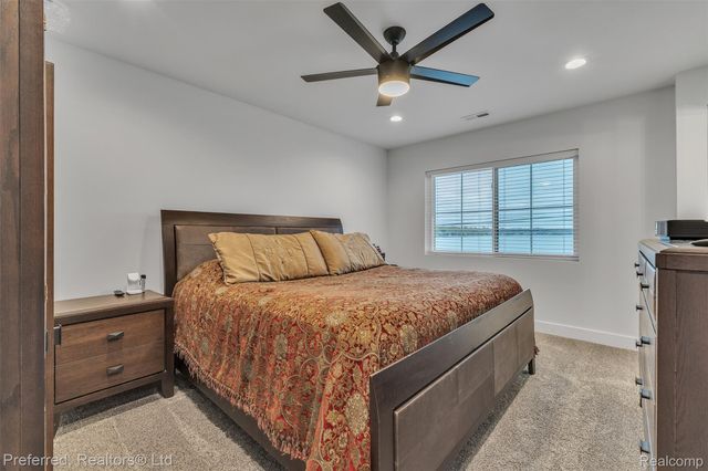 5264 Cooley Lake Road, Waterford Charter Township, MI 48327