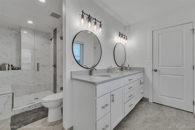 5264 Cooley Lake Road, Waterford Charter Township, MI 48327
