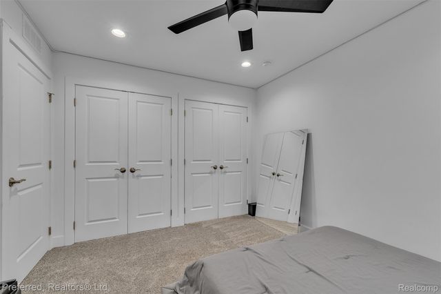 5264 Cooley Lake Road, Waterford Charter Township, MI 48327