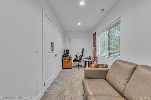 5264 Cooley Lake Road, Waterford Charter Township, MI 48327