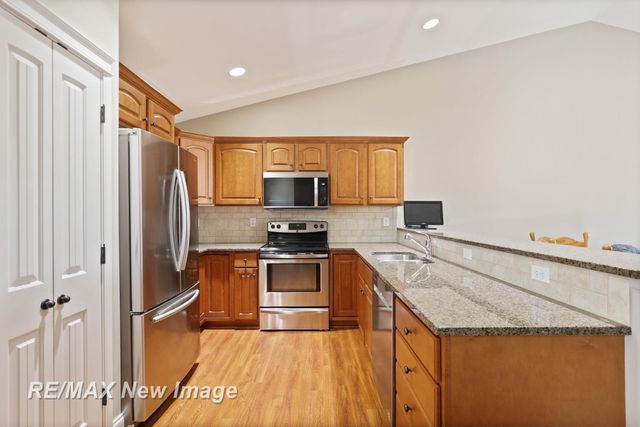 102 Tuscany Circle, Saginaw Twp, MI 48603