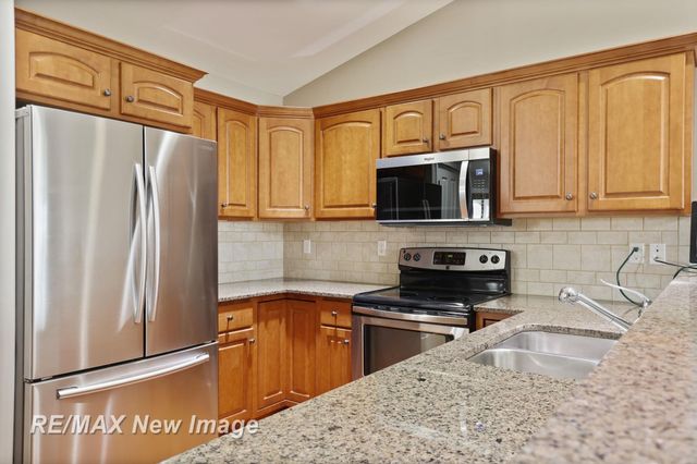 102 Tuscany Circle, Saginaw Twp, MI 48603