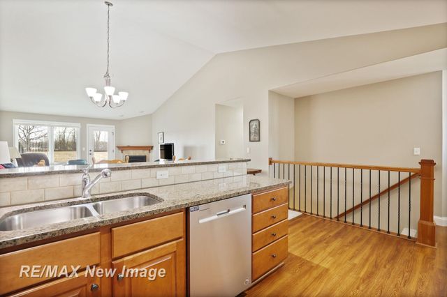 102 Tuscany Circle, Saginaw Twp, MI 48603