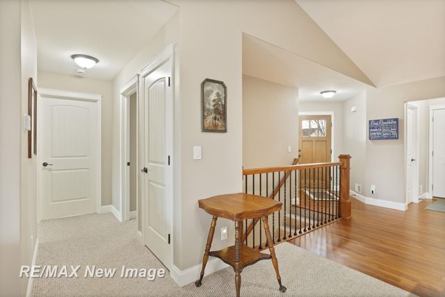 102 Tuscany Circle, Saginaw Twp, MI 48603