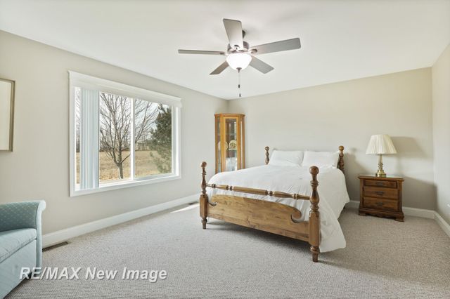 102 Tuscany Circle, Saginaw Twp, MI 48603