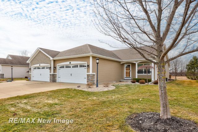 102 Tuscany Circle, Saginaw Twp, MI 48603