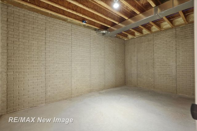 102 Tuscany Circle, Saginaw Twp, MI 48603