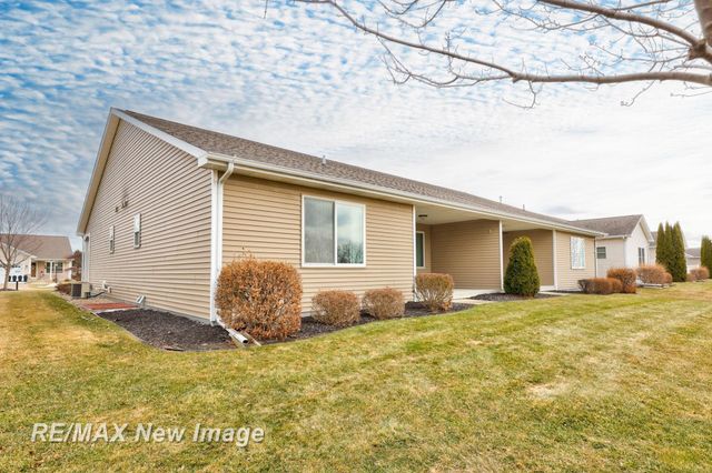 102 Tuscany Circle, Saginaw Twp, MI 48603